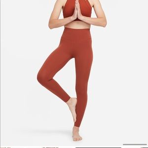Nike Yoga Luxe Leggings